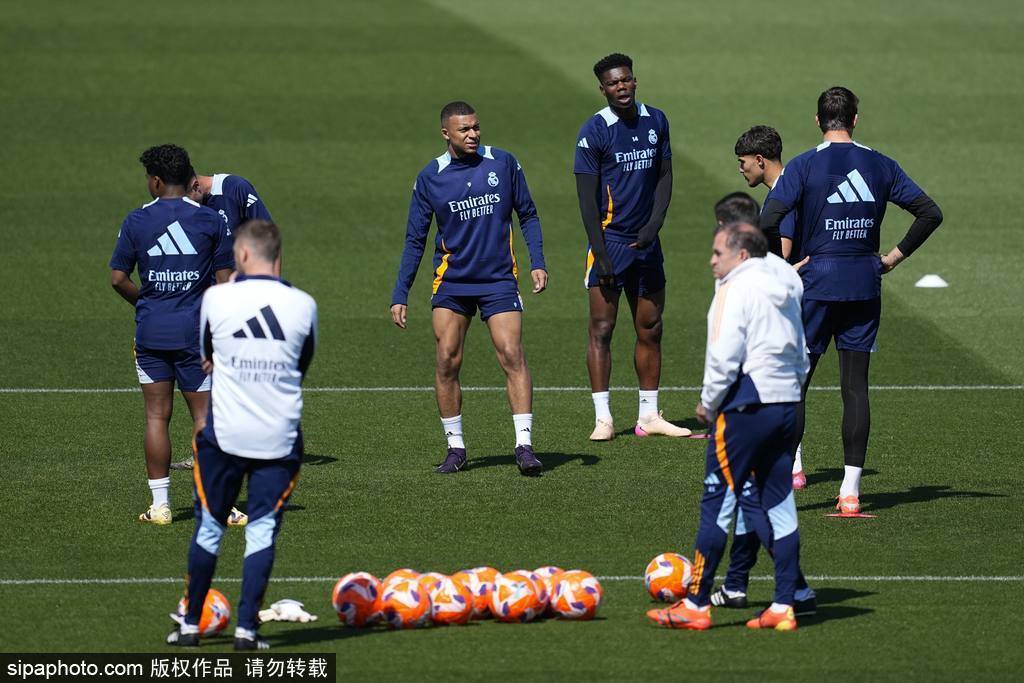 皇冠信用网正网_拜仁突袭加克波！切尔西1亿豪赌法兰克福尖刀！曼联重建风暴皇冠信用网正网，夏窗转会大揭秘！