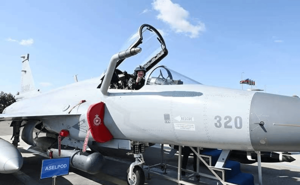 皇冠信用网代理注册_感谢印度老铁刷战绩皇冠信用网代理注册，阿塞拜疆“枭龙”订单增至40架