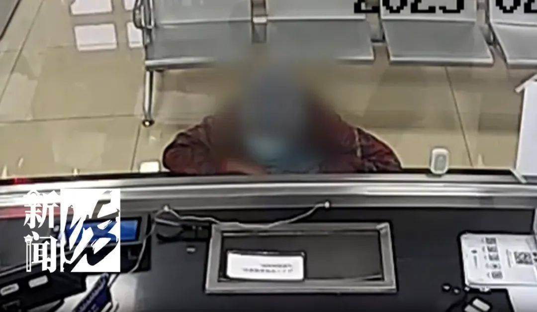 怎么申请皇冠信用网_炸裂怎么申请皇冠信用网！上海阿婆4800元退休金养全家！母女齐心对"拆迁户邻居"下手...