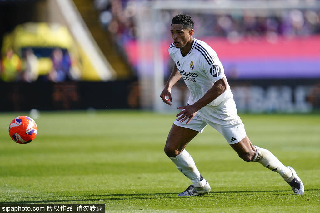 皇冠信用网APP下载_皇马巨变！阿隆索官宣贝林厄姆位置调整皇冠信用网APP下载，告别10号位背后有何玄机？