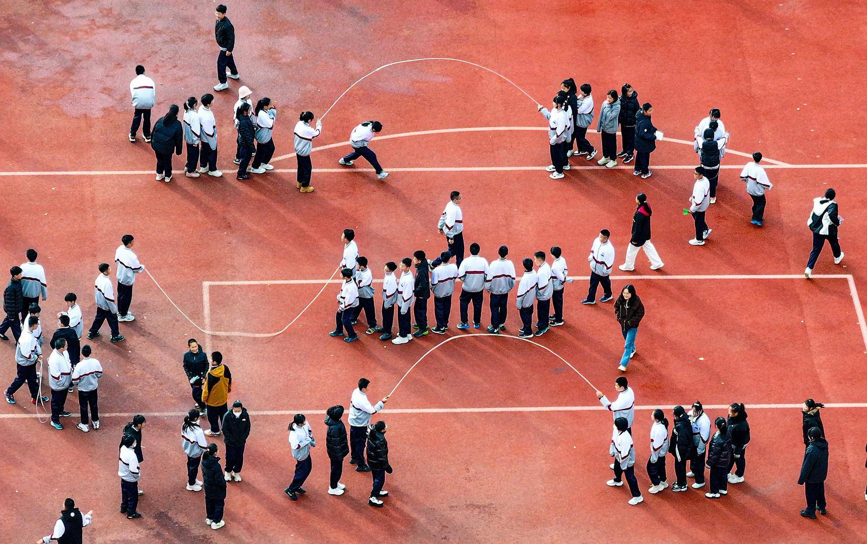 皇冠信用网哪里申请_评论丨让学生长期“拉不出屎”皇冠信用网哪里申请？怎能为了成绩连如厕都不自由