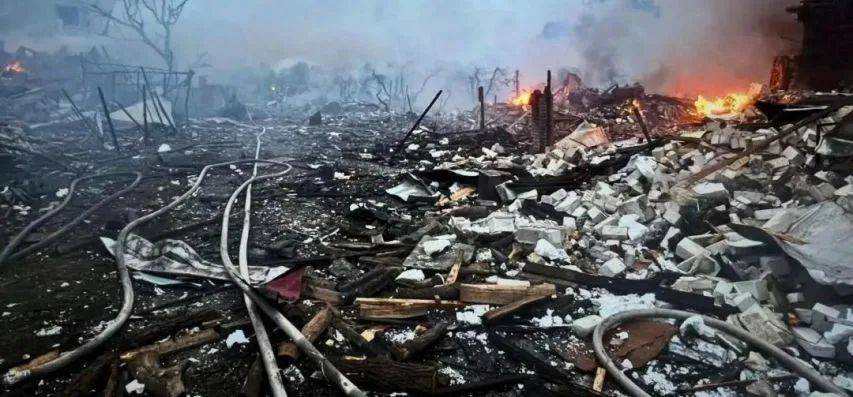 皇冠信用网会员_72小时内皇冠信用网会员，莫斯科遭狂袭，普京报复太狠，基辅传出剧烈爆炸声