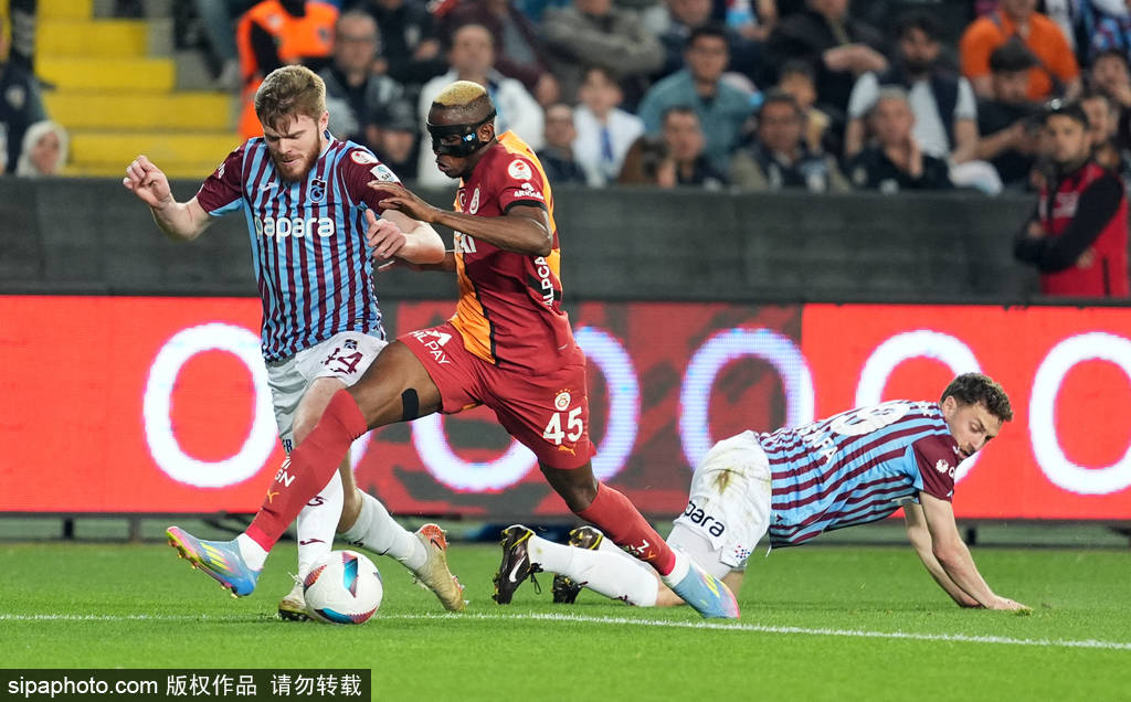 皇冠信用网如何注册_劲爆皇冠信用网如何注册！曼联酝酿惊天互换：霍伊伦+巨款死磕奥斯梅恩！沙特土豪虎视眈眈？