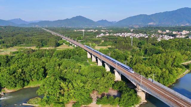 皇冠球网怎么做代理_设计时速350公里、新建4座车站皇冠球网怎么做代理！广西这条高铁有新进展！