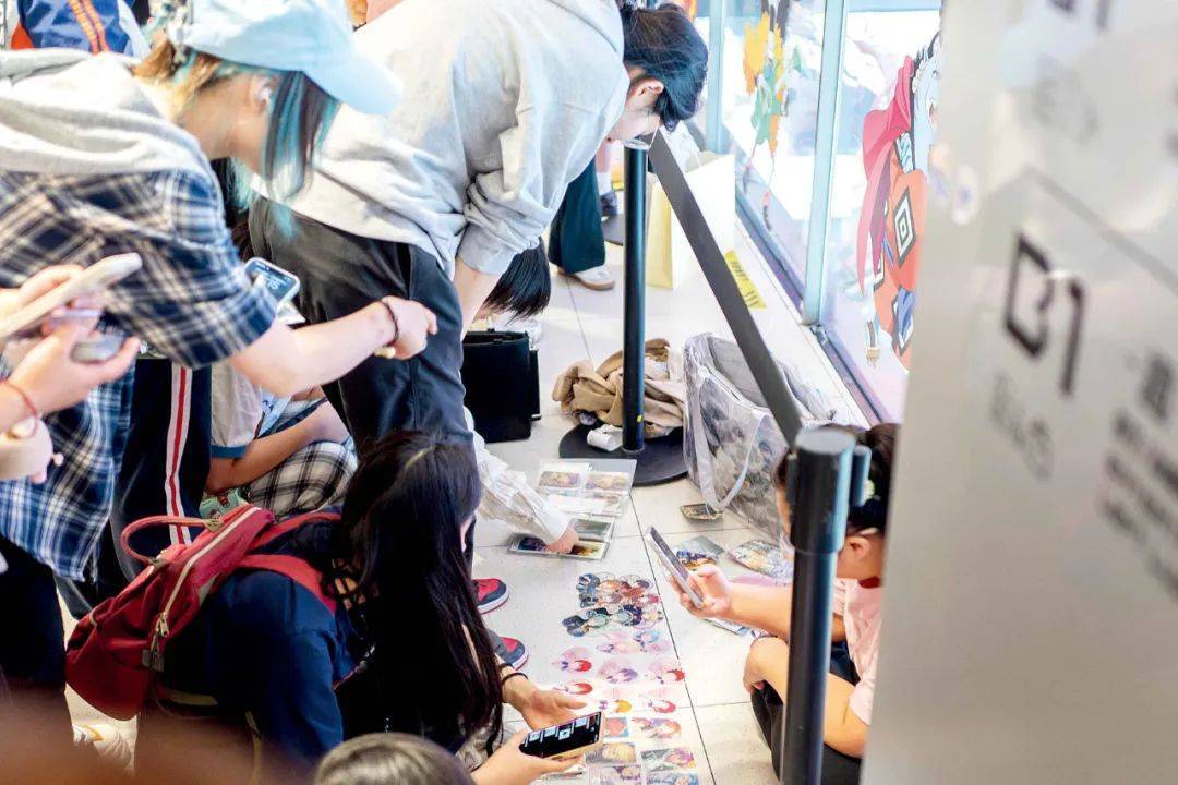 皇冠信用网登3代理_炒股不如“炒谷”？一块“吧唧”被炒到7万元皇冠信用网登3代理，谁在为谷子经济买单？