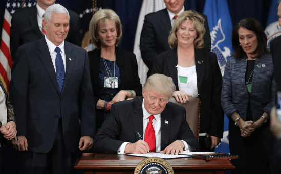 如何找当地皇冠代理_想不到美国也有今天？特朗普终于开始怕了如何找当地皇冠代理，3路人马抵京“求和”