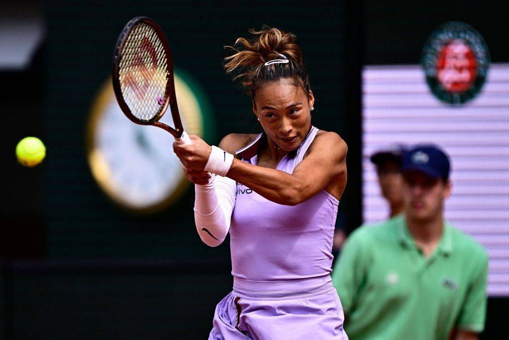 皇冠信用账号怎么开_两盘不敌世界第一萨巴伦卡皇冠信用账号怎么开，郑钦文止步法网女单八强