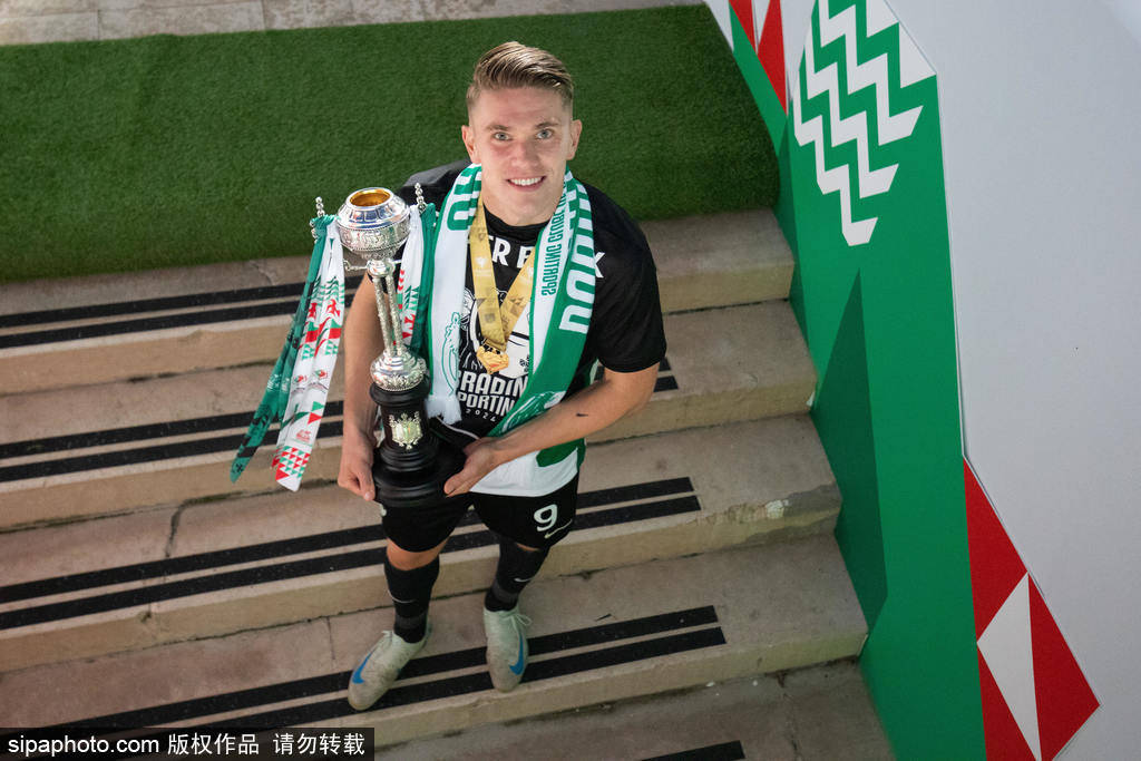 皇冠手机管理端登录_曼联锋无力有救了？瑞典神锋约克雷斯开腔皇冠手机管理端登录！6000万镑搅动英超夏窗！