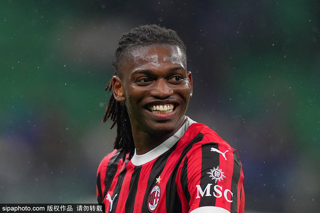 皇冠注册平台_震动欧洲！莱奥密会拜仁皇冠注册平台，利物浦半路截胡？米兰1.3亿防线告急！