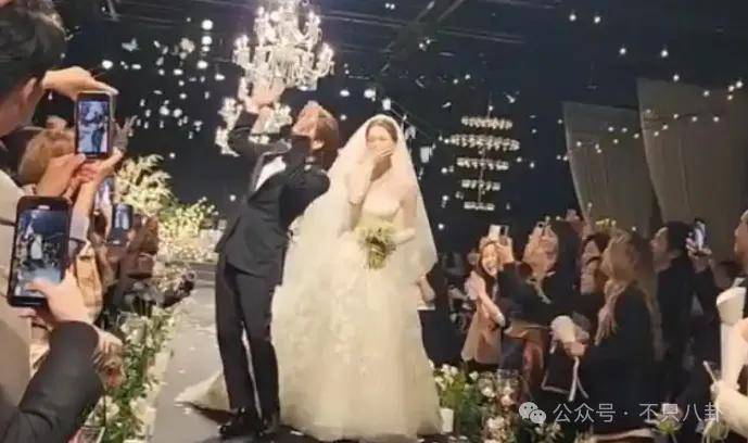 皇冠信用网登123_自曝与丈夫经常吵架？但怎么感觉她是在变相秀恩爱呢皇冠信用网登123！