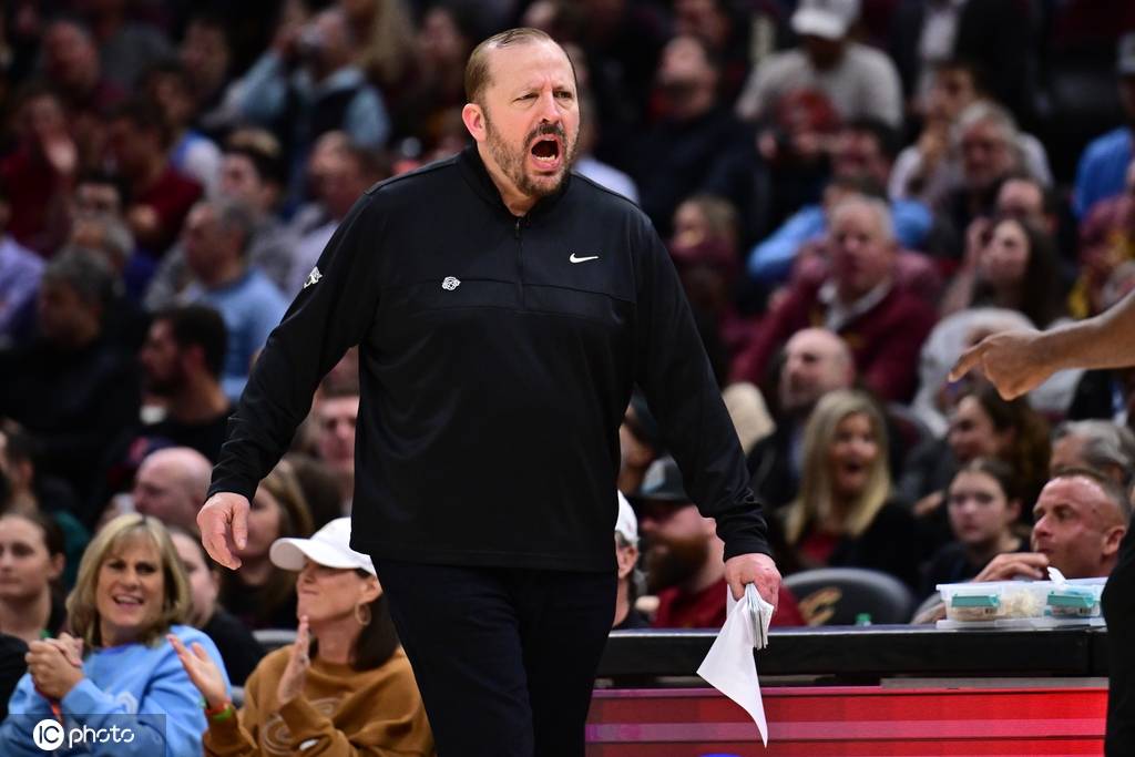 皇冠信用网代理登3
_锡伯杜下课究竟冤不冤皇冠信用网代理登3
?铁血篮球成就他也害了他