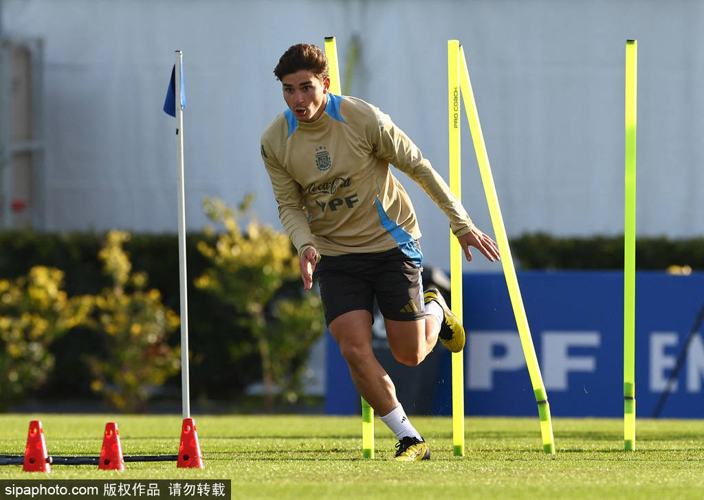 皇冠足球网_重磅皇冠足球网！阿尔瓦雷斯经纪人官宣？“我们将看看与巴萨的谈判！”曼城要慌了？