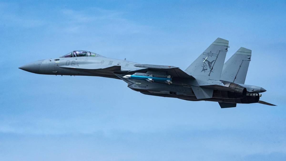 皇冠信用网app_超18万吨皇冠信用网app！拥有640个垂发单元！辽宁舰率海军最强编队驶入西太！