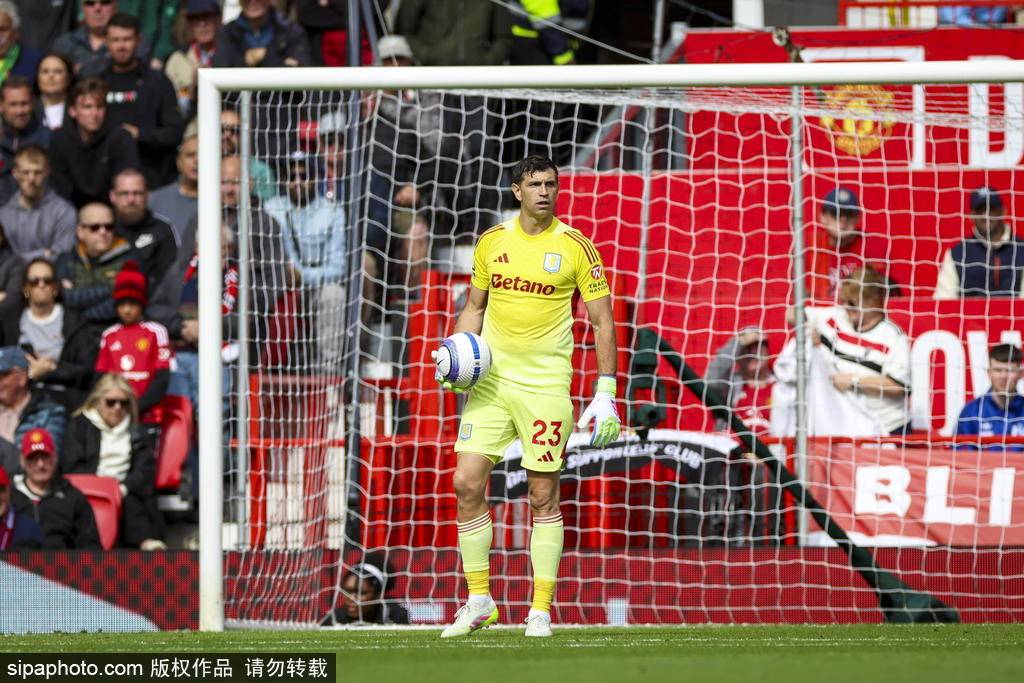 皇冠信用网额度_别猜了！大马丁情定曼联还是忠守维拉？妻子一语道破天机皇冠信用网额度，红魔梦碎？