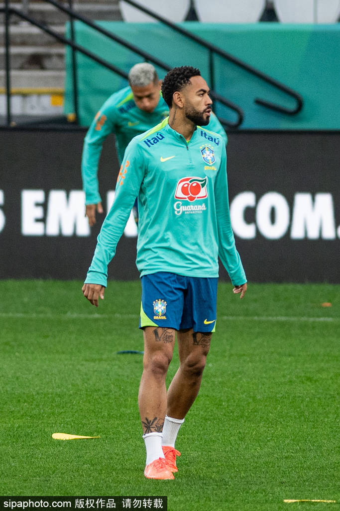 法国U19(女) v 西班牙U19(女)_6000万镑!曼联锁定新目标法国U19(女) v 西班牙U19(女),球迷炸锅:这笔签约值得吗?