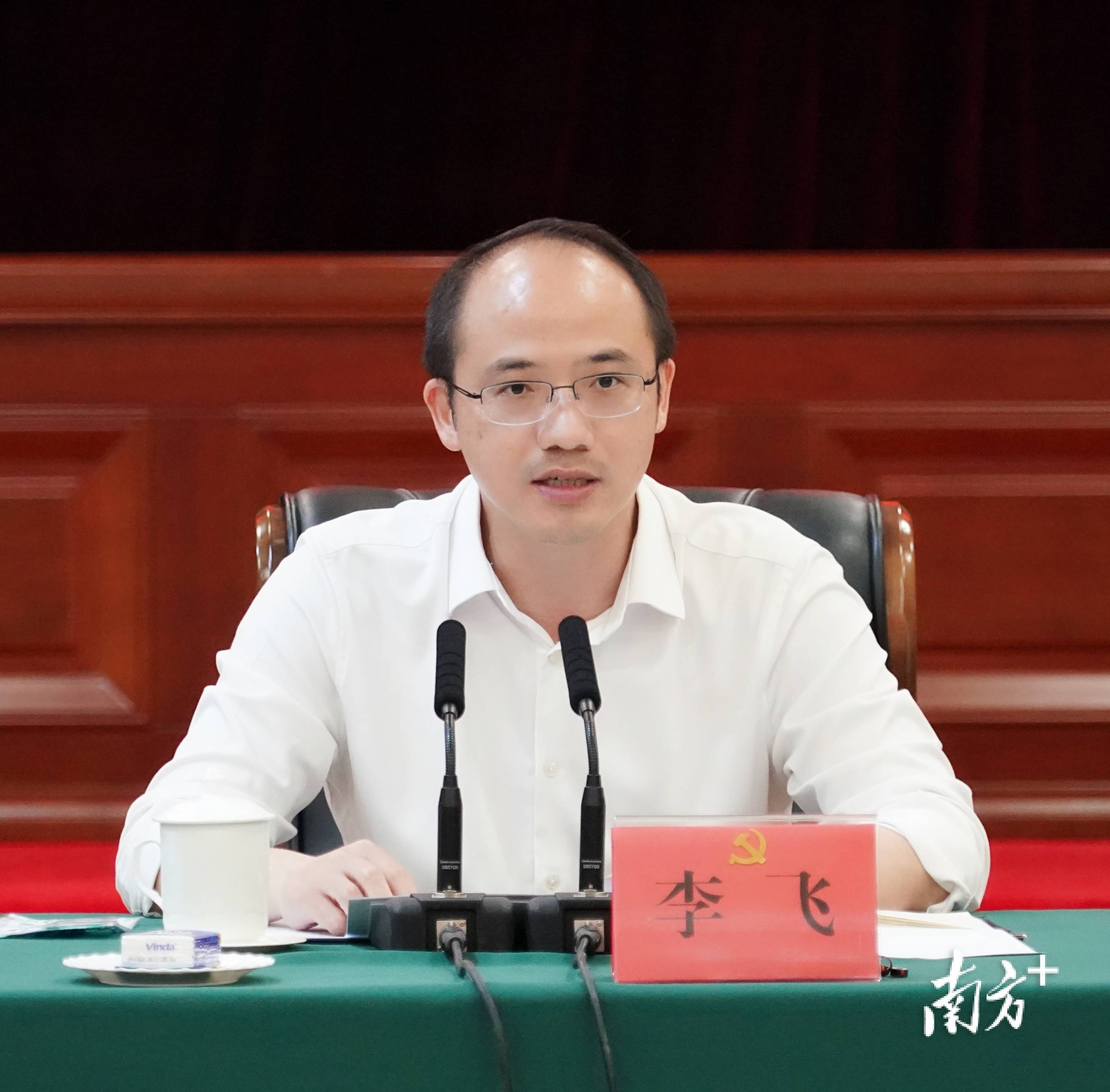 日本J1联赛_“80后”博士、汕头市濠江区委书记李飞已任市委常委