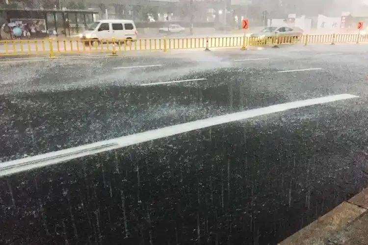 欧洲U21青年锦标赛2025_暴雨突袭山西！连下三天！明早上班族注意：8市大到暴雨+雷暴大风欧洲U21青年锦标赛2025，这些路段最危险！