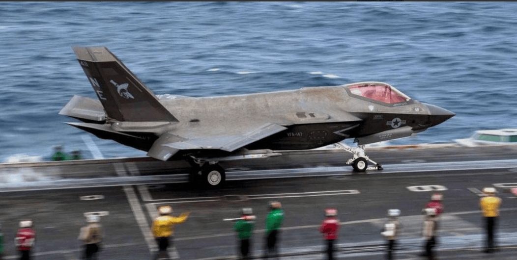 皇冠hga050_中国歼-20展威东海皇冠hga050，成功逼退美军F-35，再敢上门挑衅，当心有来无回！