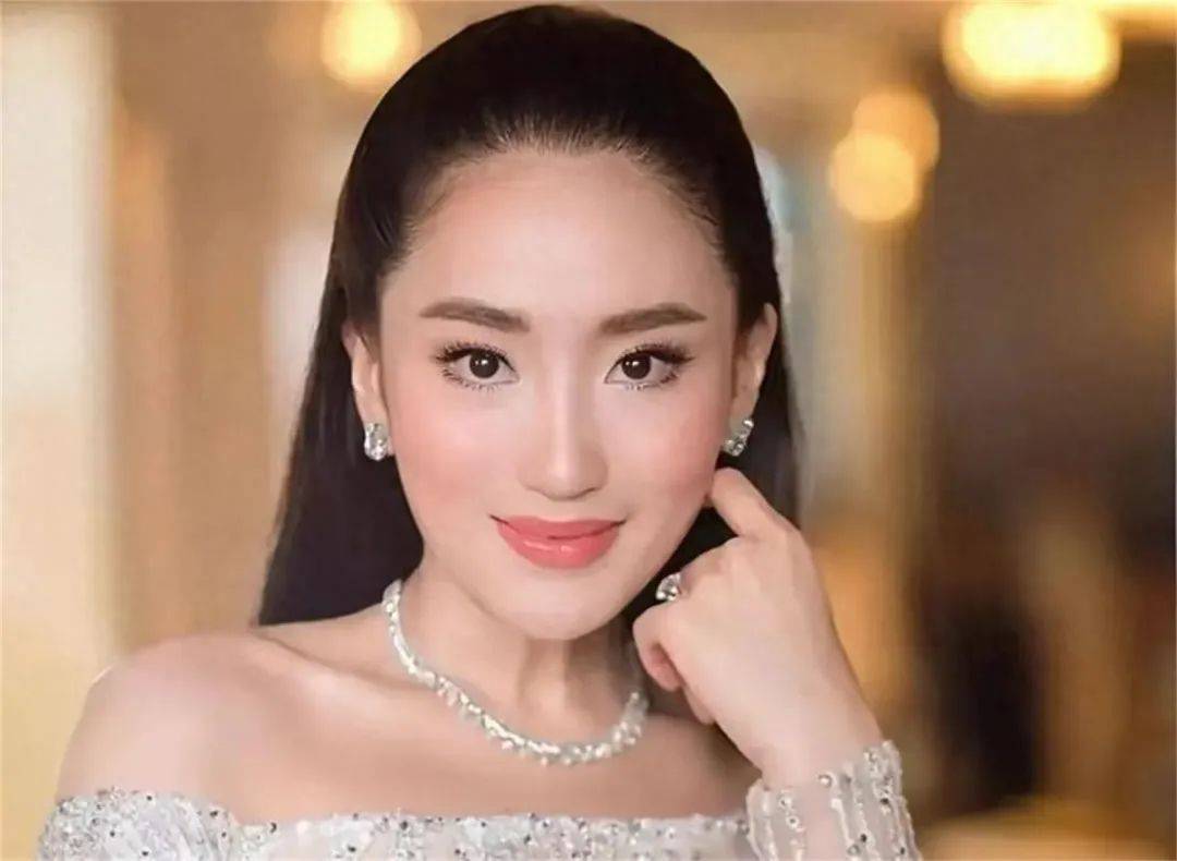 皇冠信用盘登2_总理府已被围皇冠信用盘登2，泰陆军司令出山，洪森预测，美女总理三月内必下台