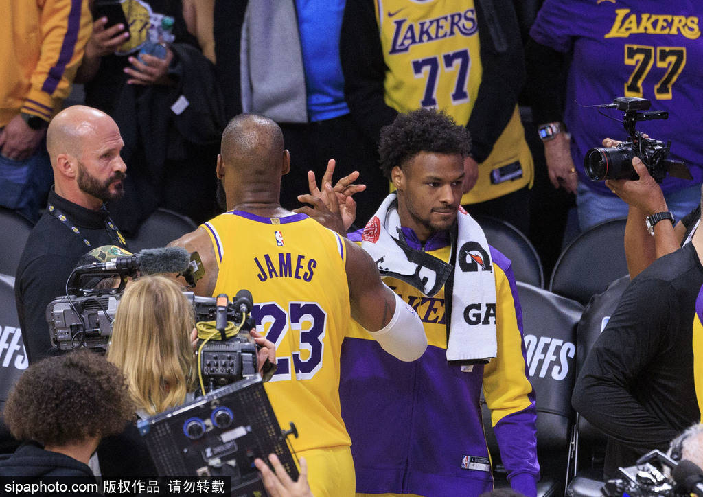 皇冠信用盘会员开户_詹姆斯父子首次回应交易传言皇冠信用盘会员开户！布朗尼透露老爹私下这样说