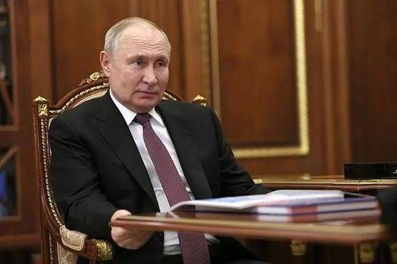 桑德兰VS西汉姆联_特朗普同意桑德兰VS西汉姆联，对中印加税500%！美议员大放厥词，这事跟普京有关？