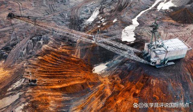 萨连斯基VS维图斯_特朗普杀了个回马枪萨连斯基VS维图斯，对中国加税500%？中国随时收回甜枣奉上巴掌