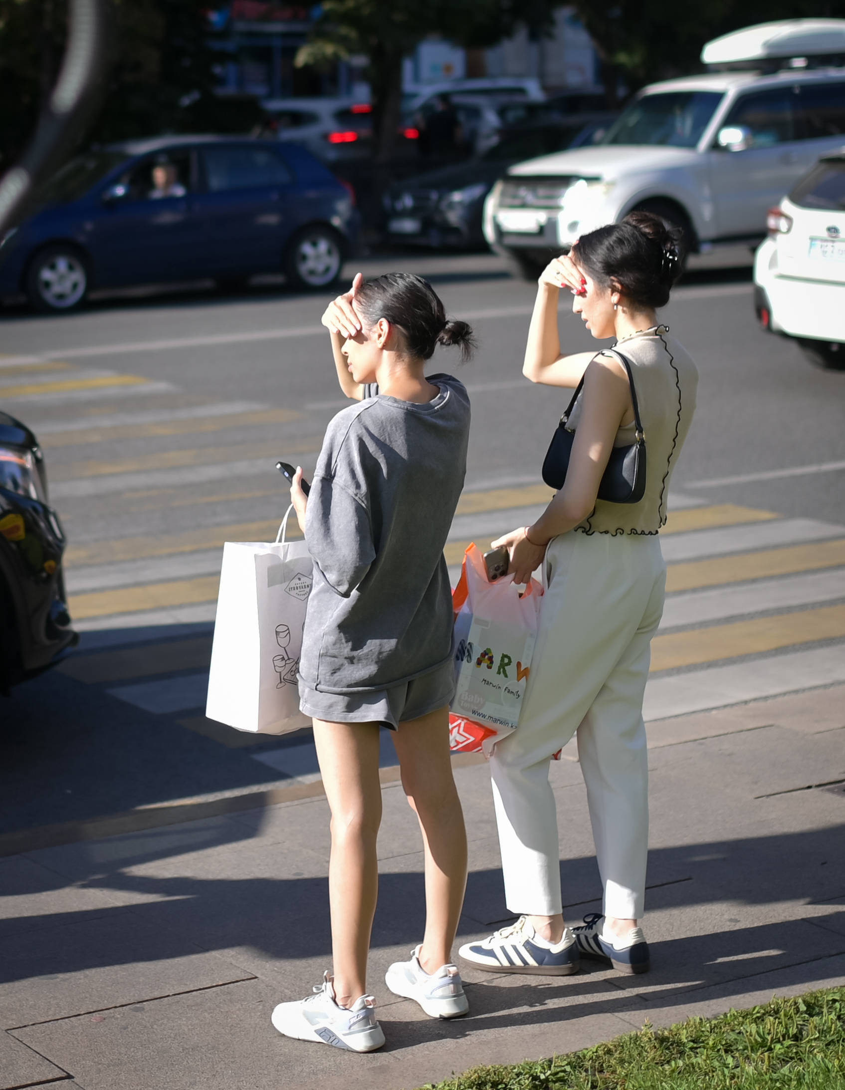 沙尔克04VS柏林赫塔_哈萨克斯坦阿拉木图迎来高温天气