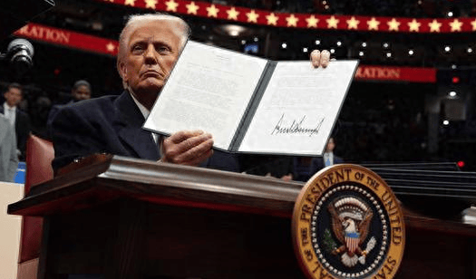 基马诺克VS利云斯顿_特朗普对中国说话算话基马诺克VS利云斯顿，8艘满载巨轮直奔中国，中美形势已逆转