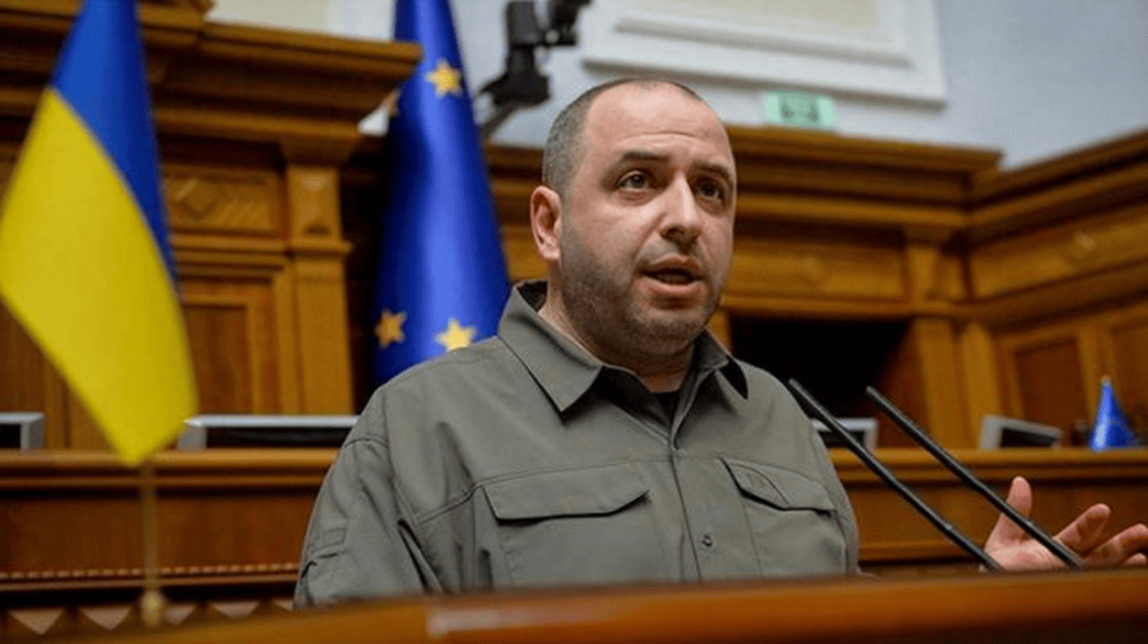 艾尔德里联VS罗斯郡_乌克兰彻底没救了！士兵前线艰苦作战艾尔德里联VS罗斯郡，国防部长却贪污军费让妻儿在美国享受奢华生活