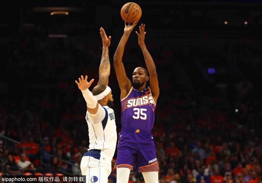 东基尔布莱德VS斯巴顿斯_1.22亿美元签约东基尔布莱德VS斯巴顿斯！火箭队用“过山车”薪资结构下了一盘大棋