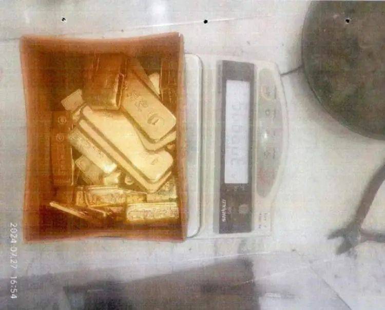 乌德勒支VS赫拉克莱斯_小树林里接头乌德勒支VS赫拉克莱斯，一天背走2000多万元黄金！上海两人被判刑