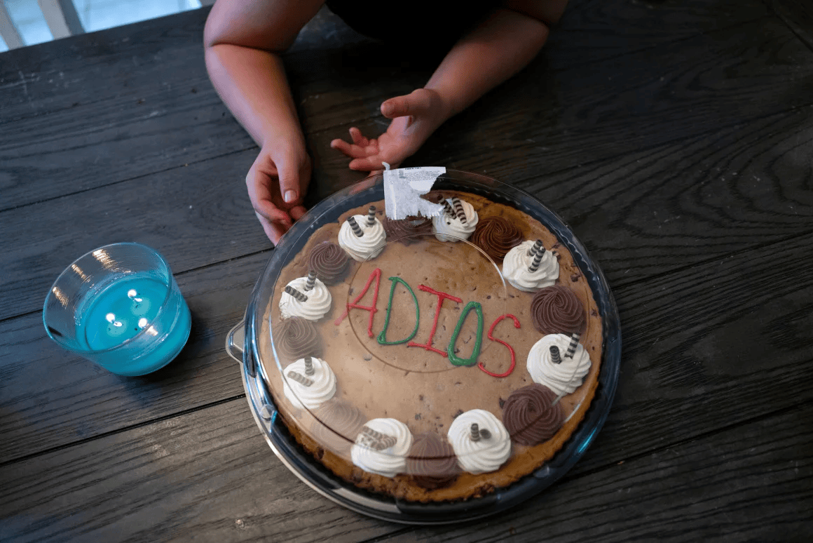 西雅图风暴比分_一家人自愿被驱逐出美国：“留在这里是一场赌博”