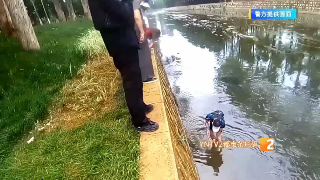 皇冠信用網会员账号
_市民在盘龙江里发现“娃娃鱼”皇冠信用網会员账号
?经确认却是……