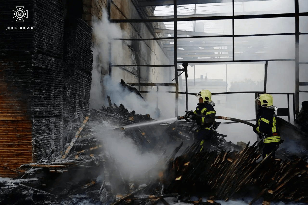 皇冠信用盘需要押金吗_开炸！俄高超弹出击皇冠信用盘需要押金吗，6万架无人机库存充足，乌克兰度过艰难一夜