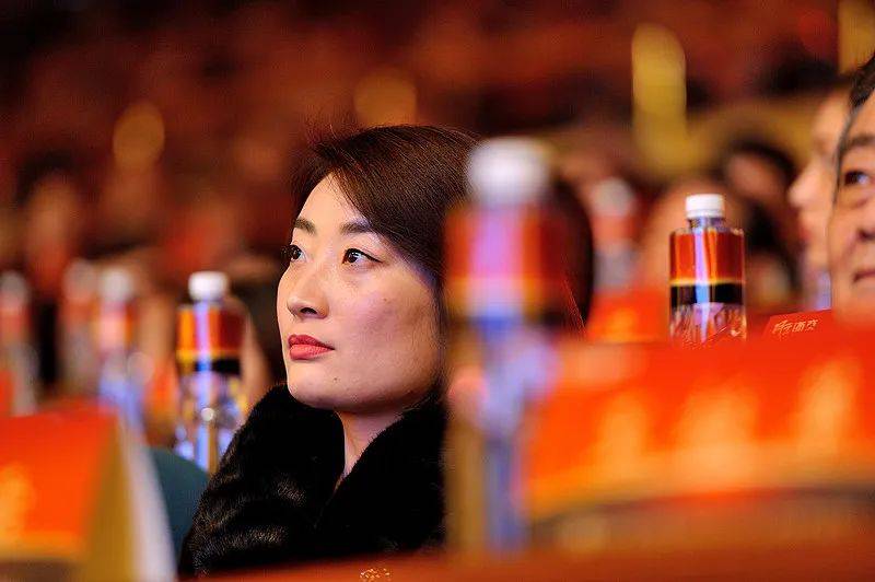 皇冠信用网占成代理_宗庆后遗产纠纷的三个关键：亲子认定、遗嘱效力、信托瑕疵