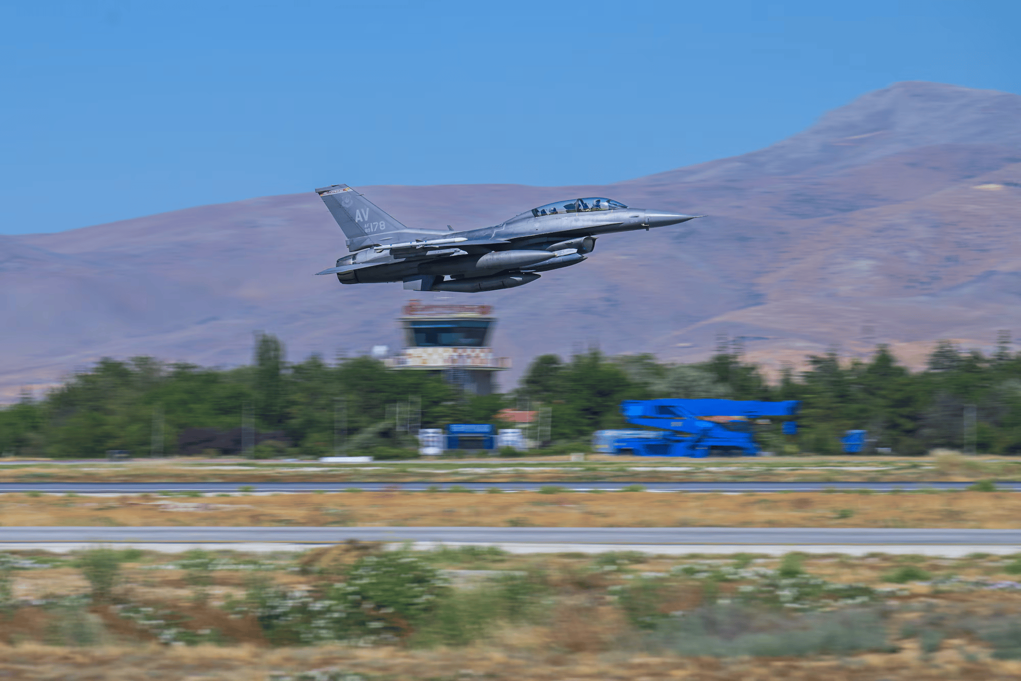 FIBA欧洲篮球赛A组U20_乌军F-16从北约基地出击FIBA欧洲篮球赛A组U20，踏破俄罗斯红线：俄朝联军将登陆敖德萨