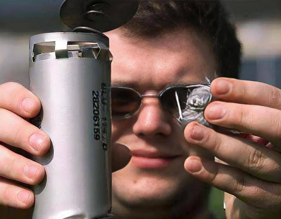 皇冠信用網出租_一发瘫痪一个城市!中国公布新型神秘炸弹皇冠信用網出租,是专门为谁准备的?