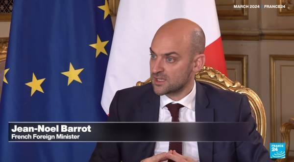 皇冠信用网登1_法外长反咬一口:欧盟今天向美国屈服皇冠信用网登1,明天中国就会来要价