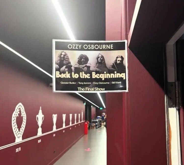 皇冠代理登1租用_“活传奇”去世皇冠代理登1租用！17天前还在开演唱会……