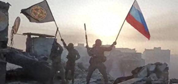 皇冠足球会员注册_俄军敢死队突入红军城皇冠足球会员注册，乌军被打得手忙脚乱，泽连斯基面临“逼宫”局面