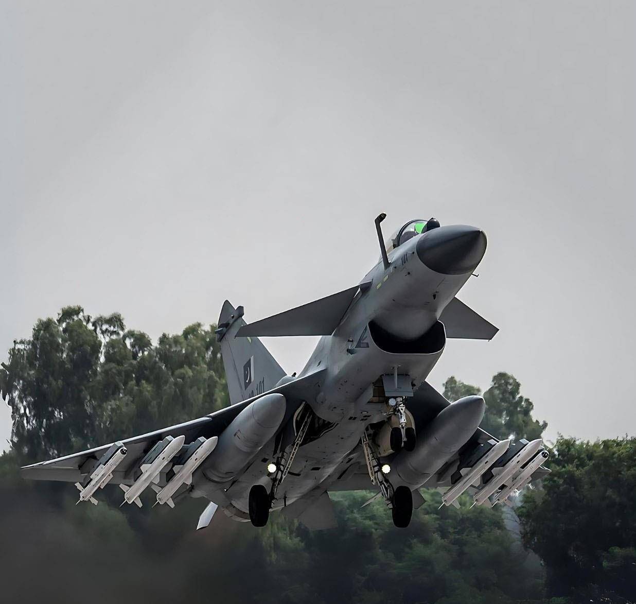 怎么弄皇冠信用_阵风被歼-10击落4架后怎么弄皇冠信用，法国战机又迎来噩耗：乌军幻影-2000坠毁