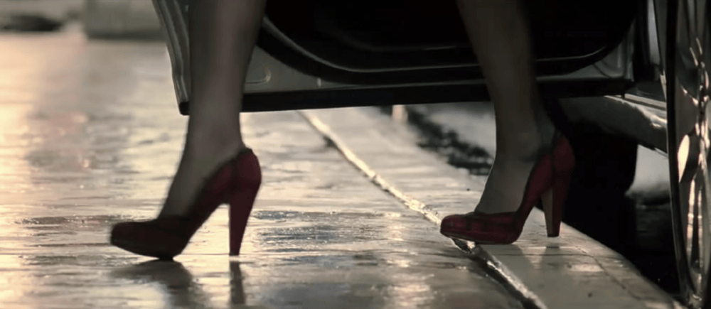 皇冠足球平台代理_年轻人正在用丑鞋踹翻全世界