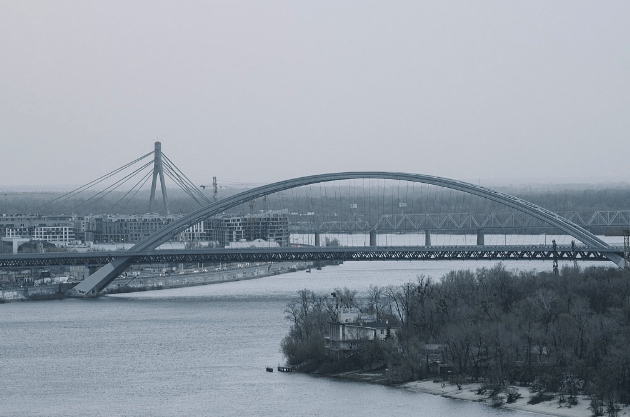 如何注册皇冠足球代理_俄乌重大转折点来了？基辅内部抗议内讧之际如何注册皇冠足球代理，俄军渗透部队的伏击，正撕裂乌克兰东部最后的防线