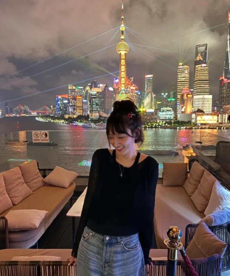 皇冠信用网押金多少_冲上热搜第一皇冠信用网押金多少！韩国演员发上海快递员休息照引争议