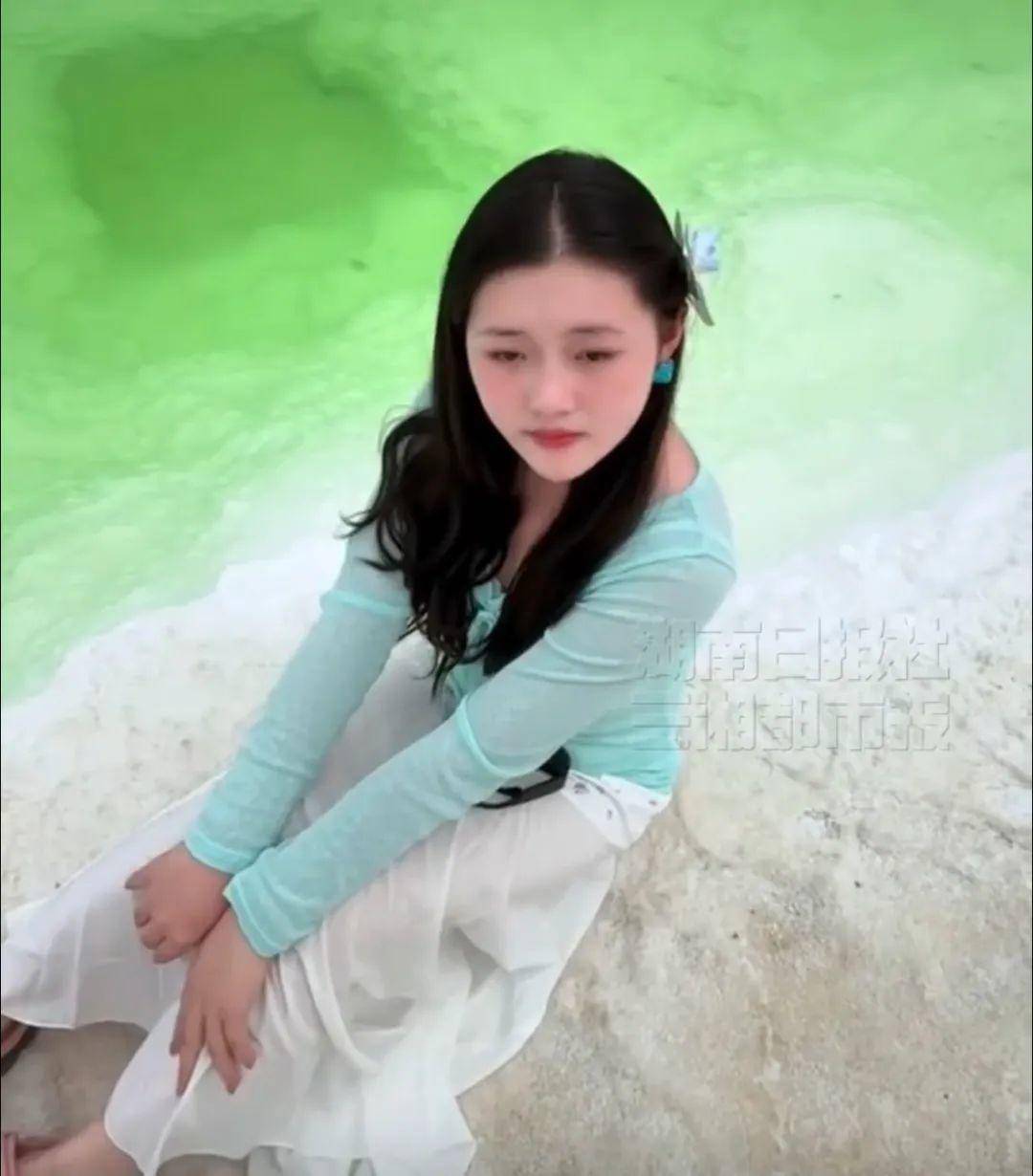 皇冠信用盘代理占成_24岁女生酷似大S走红:没整容