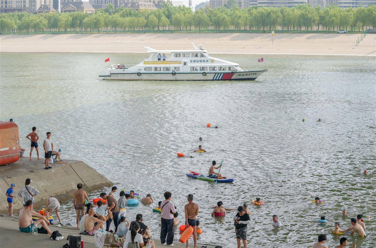 如何代理皇冠信用网_武汉多部门联合行动并提醒市民：远离两江通航水域如何代理皇冠信用网，莫让消暑变险情