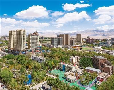 皇冠信用盘开户_昔日戈壁荒滩皇冠信用盘开户，今日“绿色明珠” 格尔木“风”“光”无限