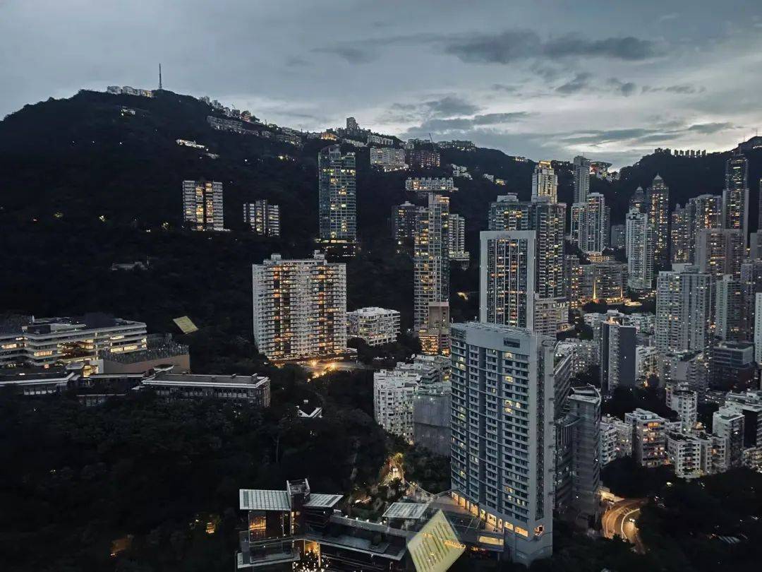 皇冠皇冠平台_许家印香港豪宅疑似违建5000尺