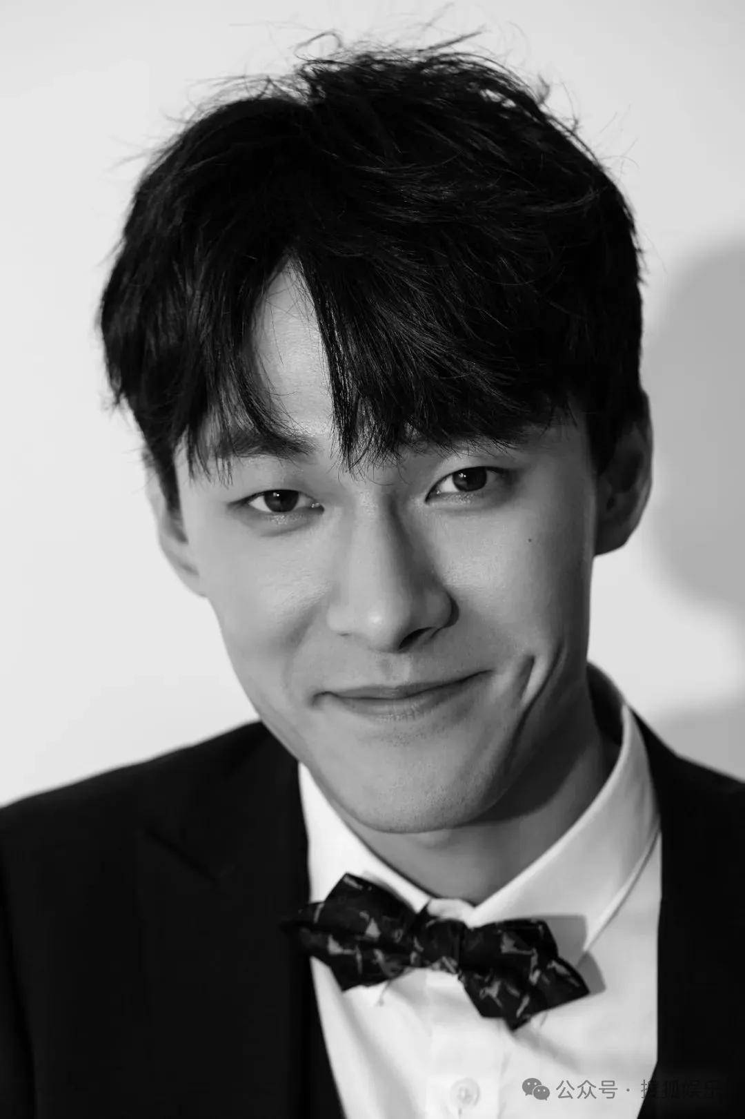 皇冠代理联系方式_离婚三年又被拍到亲密逛超市皇冠代理联系方式，他俩这是纯带娃还是真复合了？