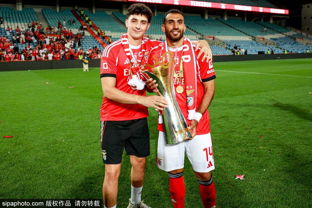 皇冠皇冠信用网会员注册_曼联引援新动向:若无法签下塞斯科皇冠皇冠信用网会员注册,阿格霍瓦与帕夫利季斯成替代人选!